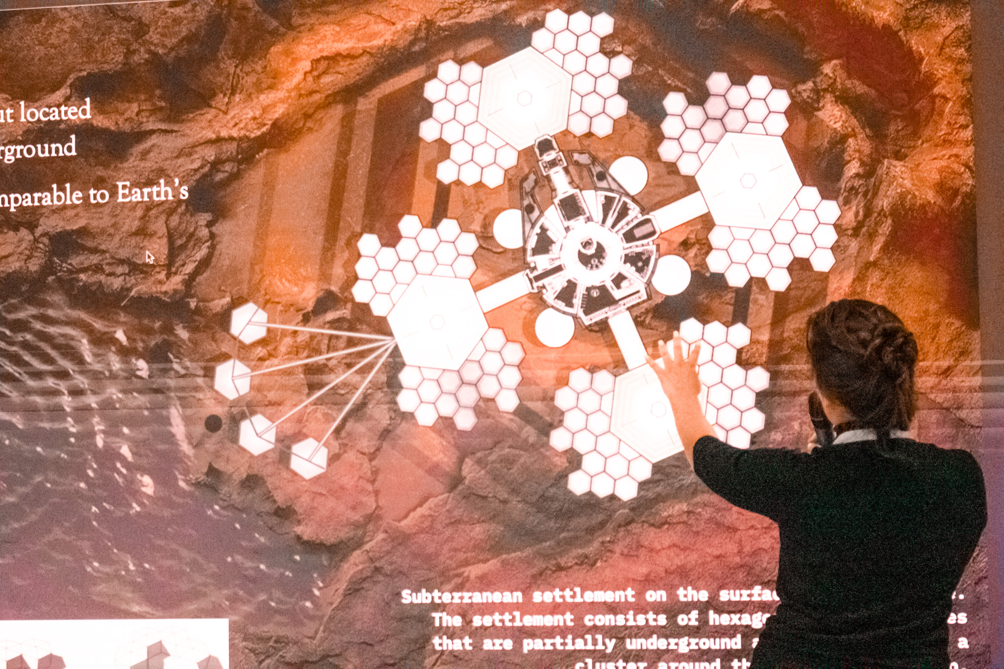 Students presenting their settlement during the IdeaSquare Planet programme